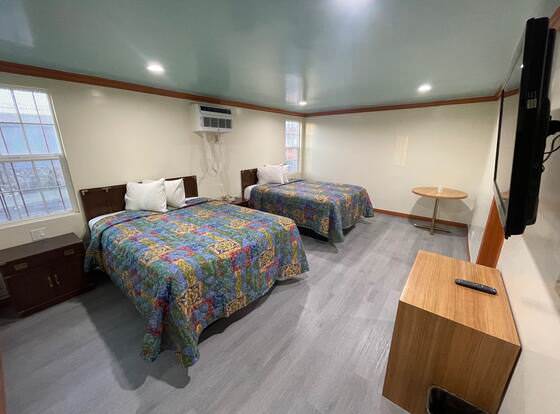 Hilltop Motor Inn allows check-in for 18 year-old guests