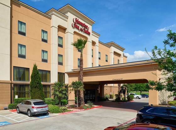 Hampton Inn & Suites Austin South/Buda allows check-in for 18 year-old guests