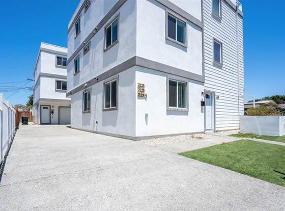 LA Modern Hostel allows check-in for 18 year-old guests