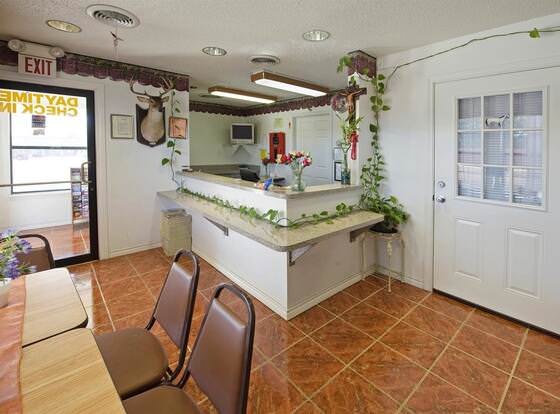 Americas Best Value Inn Weatherford, TX allows check-in for 18 year-old guests