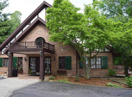 Spring House Inn allows check-in for 18 year-old guests