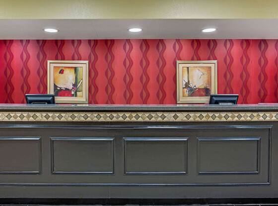 La Quinta Inn & Suites by Wyndham Canton MS allows check-in for 18 year-old guests