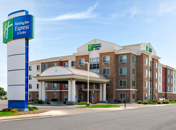 Holiday Inn Express & Suites Ontario, an IHG Hotel allows check-in for 18 year-old guests