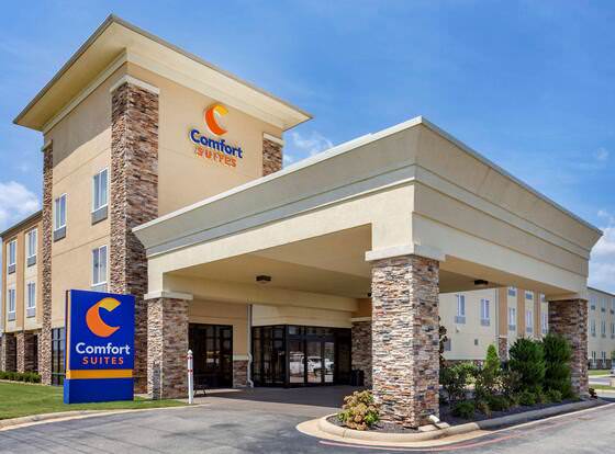 Comfort Suites Jonesboro University Area allows check-in for 18 year-old guests