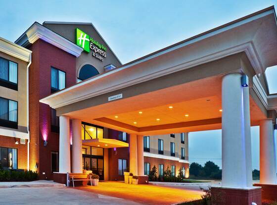 Holiday Inn Express Hotel & Suites Perry, an IHG Hotel allows check-in for 18 year-old guests