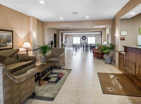 Rodeway Inn & Suites allows check-in for 18 year-old guests