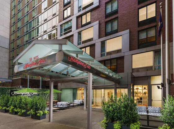Hampton Inn Manhattan-35th St/Empire State Bldg allows check-in for 18 year-old guests