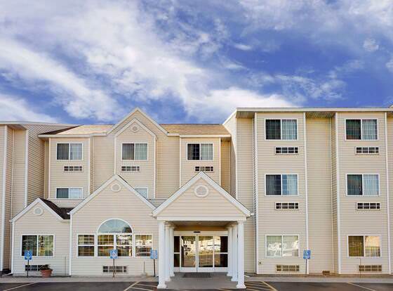 Microtel Inn & Suites by Wyndham Prairie du Chien allows check-in for 18 year-old guests