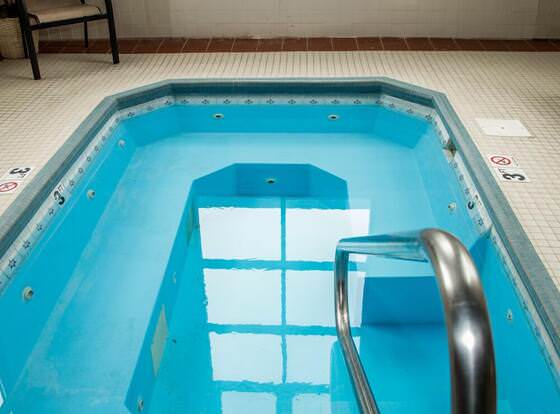 Baymont by Wyndham Fargo allows check-in for 18 year-old guests