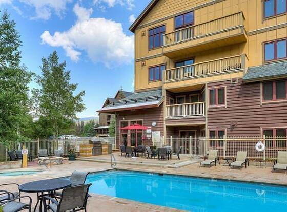 Red Hawk by Keystone Resort allows check-in for 18 year-old guests