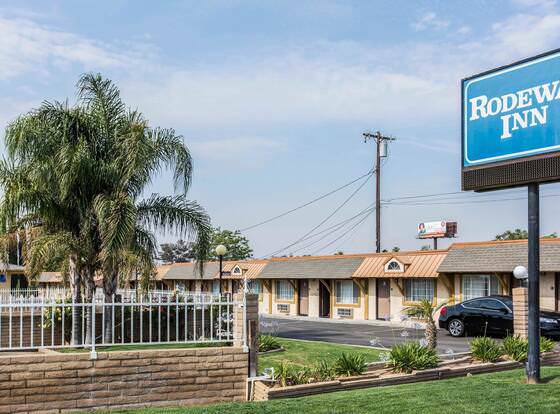Rodeway Inn Beaumont 1-10 allows check-in for 18 year-old guests