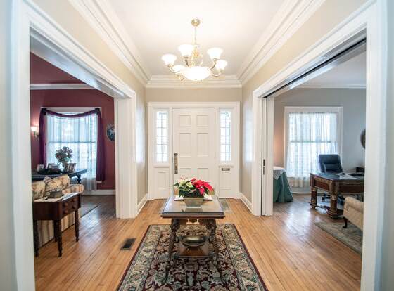 Looking Glass Inn allows check-in for 18 year-old guests