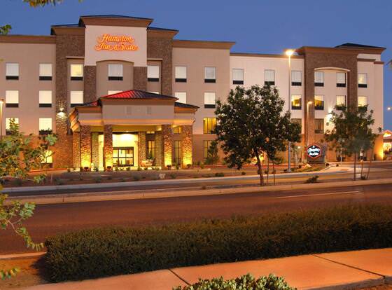 Hampton Inn & Suites Prescott Valley allows check-in for 18 year-old guests