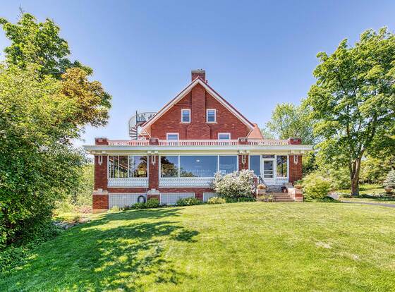 GG Barnum Mansion allows check-in for 18 year-old guests