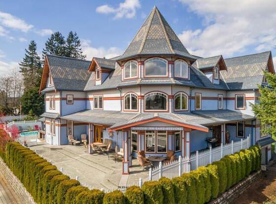 The Mansion Inn allows check-in for 18 year-old guests