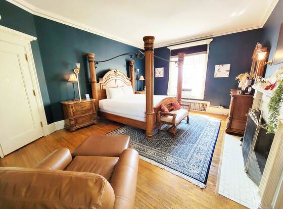 Cotton Mansion allows check-in for 18 year-old guests