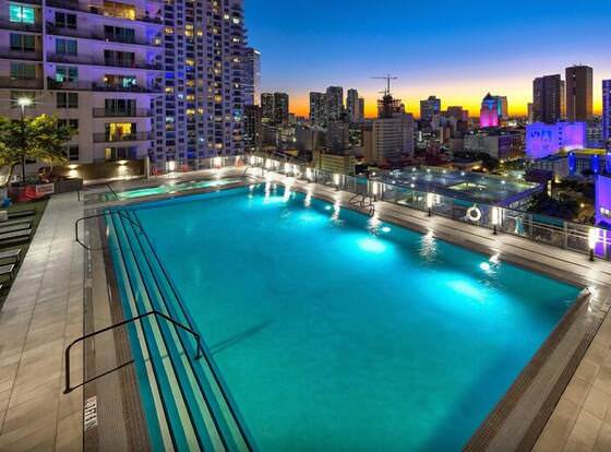 LA Experience allows check-in for 18 year-old guests