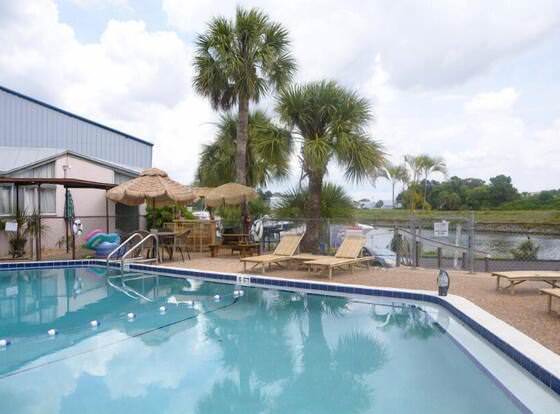 Kon Tiki Inn allows check-in for 18 year-old guests