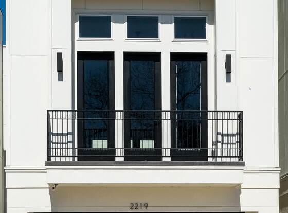 Stylish Luxury Downtown Home allows check-in for 18 year-old guests