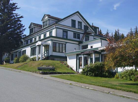 Hotel Halsingland allows check-in for 18 year-old guests