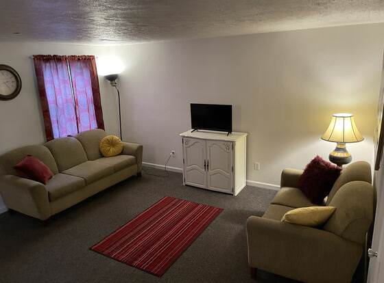 Hardy Vacation Apartments allows check-in for 18 year-old guests