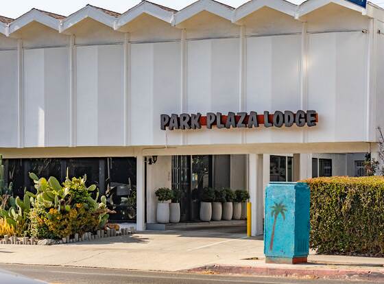 Park Plaza Lodge Hotel allows check-in for 18 year-old guests