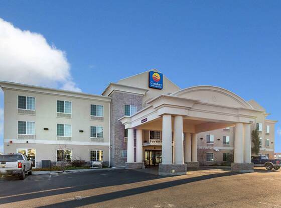 Comfort Inn & Suites Rock Springs - Green River allows check-in for 18 year-old guests
