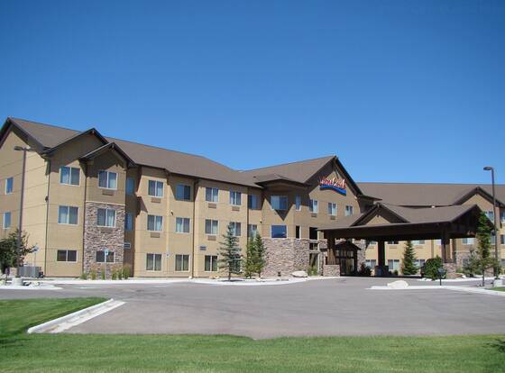 StoneCreek Lodge allows check-in for 18 year-old guests