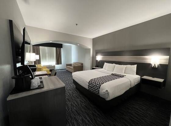 La Quinta Inn & Suites by Wyndham Allen at The Village allows check-in for 18 year-old guests