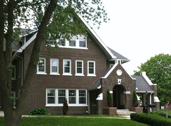 Iowa House allows check-in for 18 year-old guests