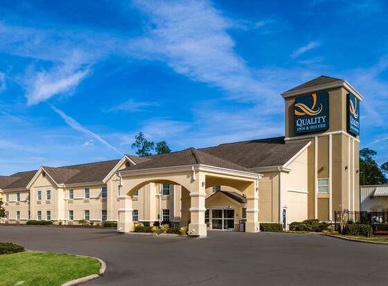 Quality Inn & Suites Slidell allows check-in for 18 year-old guests