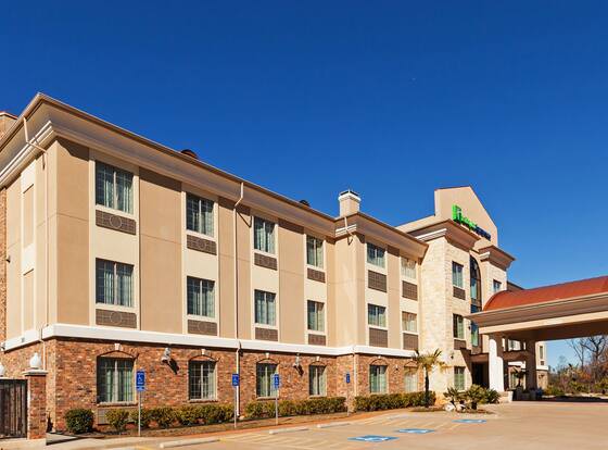 Holiday Inn Express and Suites Henderson, an IHG Hotel allows check-in for 18 year-old guests
