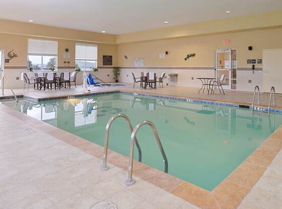 Hampton Inn Alpine allows check-in for 18 year-old guests