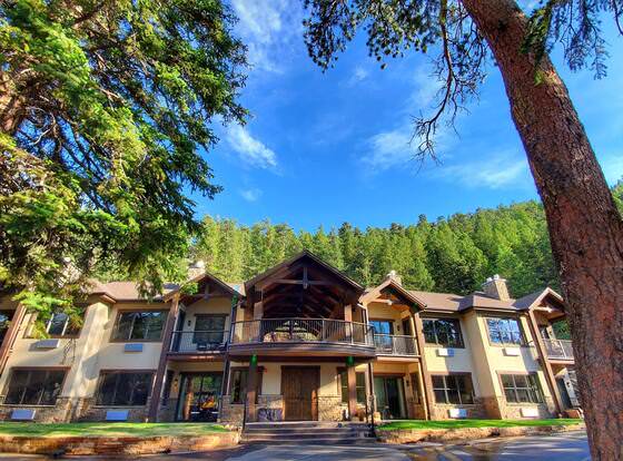 Inn on Fall River & Fall River Cabins allows check-in for 18 year-old guests