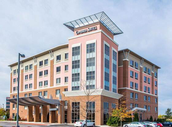 Cambria Hotel Madison East allows check-in for 18 year-old guests