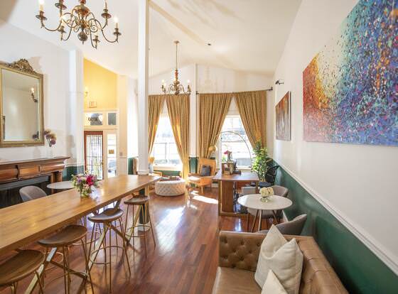 Washington Square Inn allows check-in for 18 year-old guests