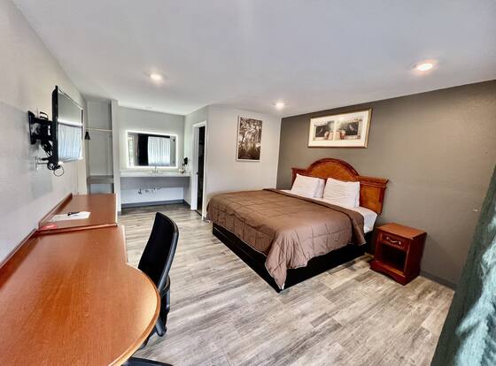 Ozark Inn & Suites allows check-in for 18 year-old guests