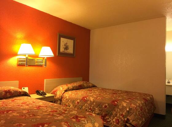 QC Stay Inn allows check-in for 18 year-old guests