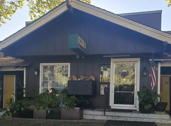 Sonora Gold Lodge allows check-in for 18 year-old guests