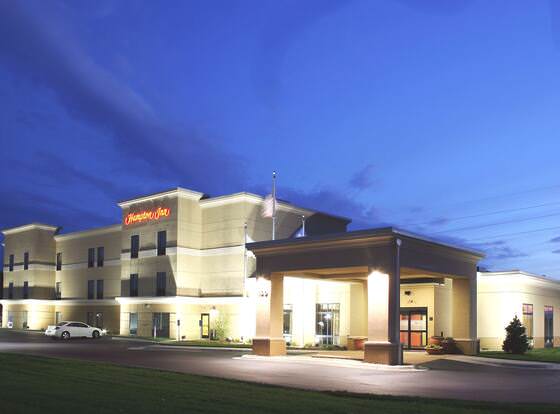 Hampton Inn Fairmont allows check-in for 18 year-old guests