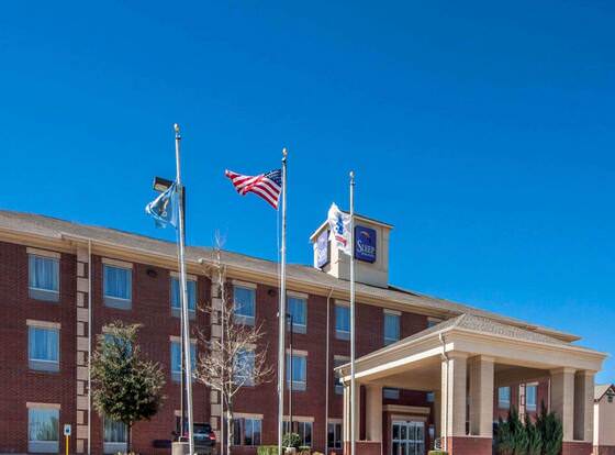 Sleep Inn & Suites Lawton Near Fort Sill allows check-in for 18 year-old guests