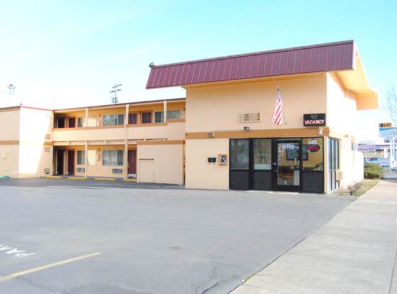 Budget Inn of America allows check-in for 18 year-old guests