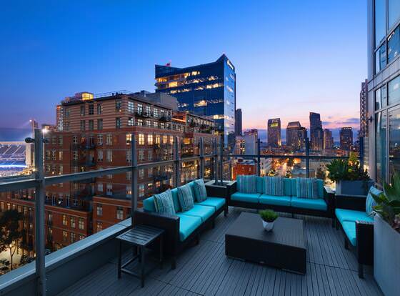 Hotel Indigo Gaslamp Quarter, an IHG Hotel allows check-in for 18 year-old guests