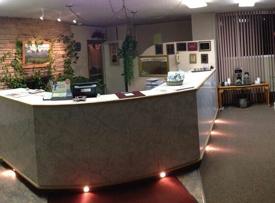 Canyonlands Motor Inn allows check-in for 18 year-old guests