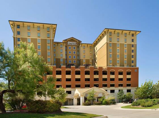 Drury Inn & Suites Near La Cantera Parkway allows check-in for 18 year-old guests
