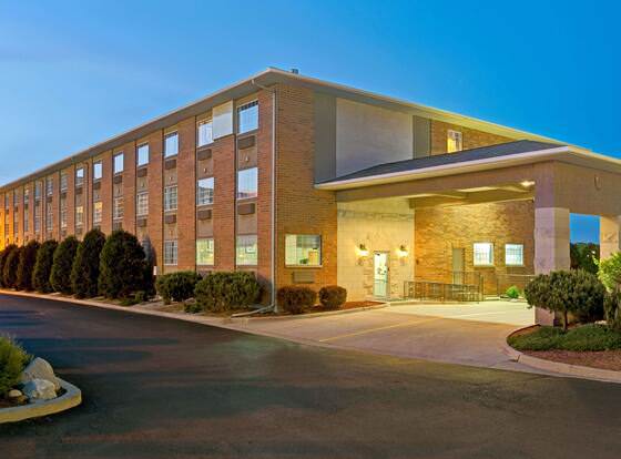 Super 8 by Wyndham Gurnee allows check-in for 18 year-old guests