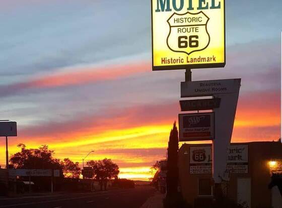 Deluxe Inn Motel allows check-in for 18 year-old guests