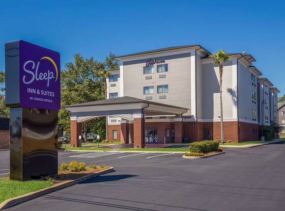 Sleep Inn & Suites allows check-in for 18 year-old guests