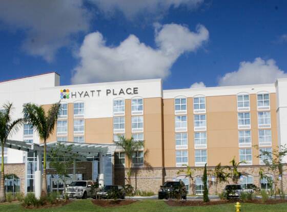 Hyatt Place Fort Myers/at The Forum allows check-in for 18 year-old guests