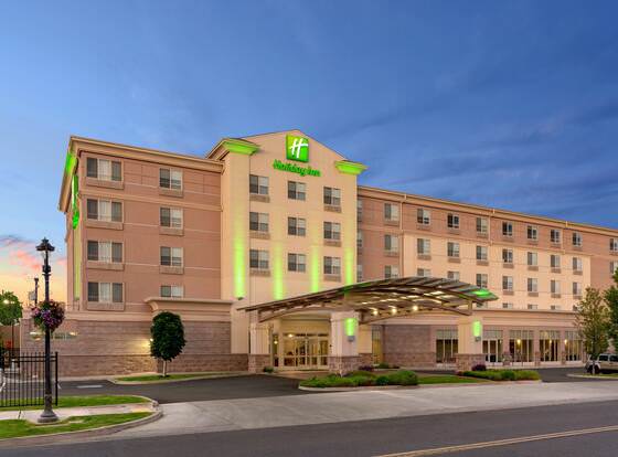Holiday Inn Yakima, an IHG Hotel allows check-in for 18 year-old guests